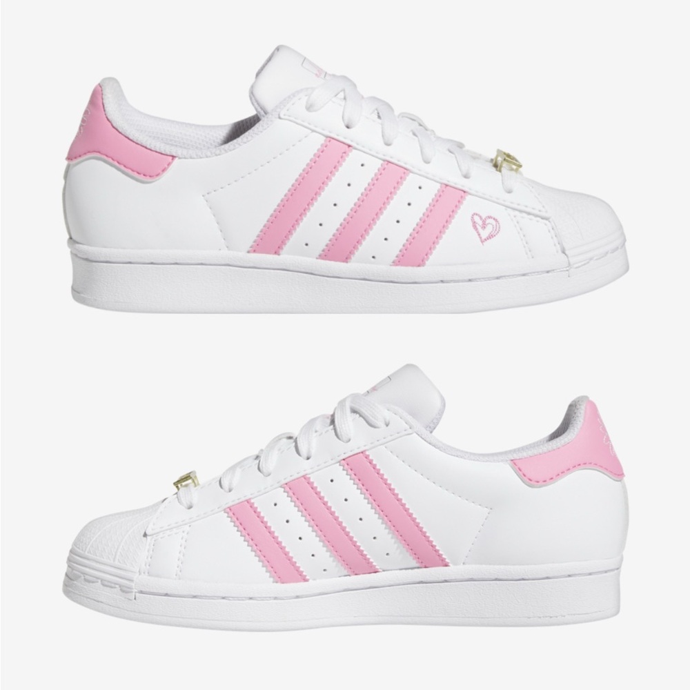 adidas Originals Superstar
Girls' Grade School Casual Basketball Sneakers IG2749